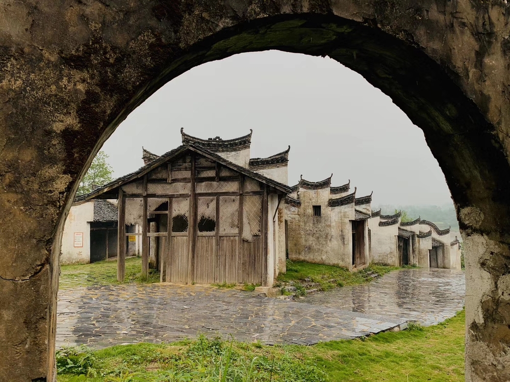三年不饮湘江水,十年莫食湘江鱼" 参观位于全州县枧塘乡金屏村的屏山
